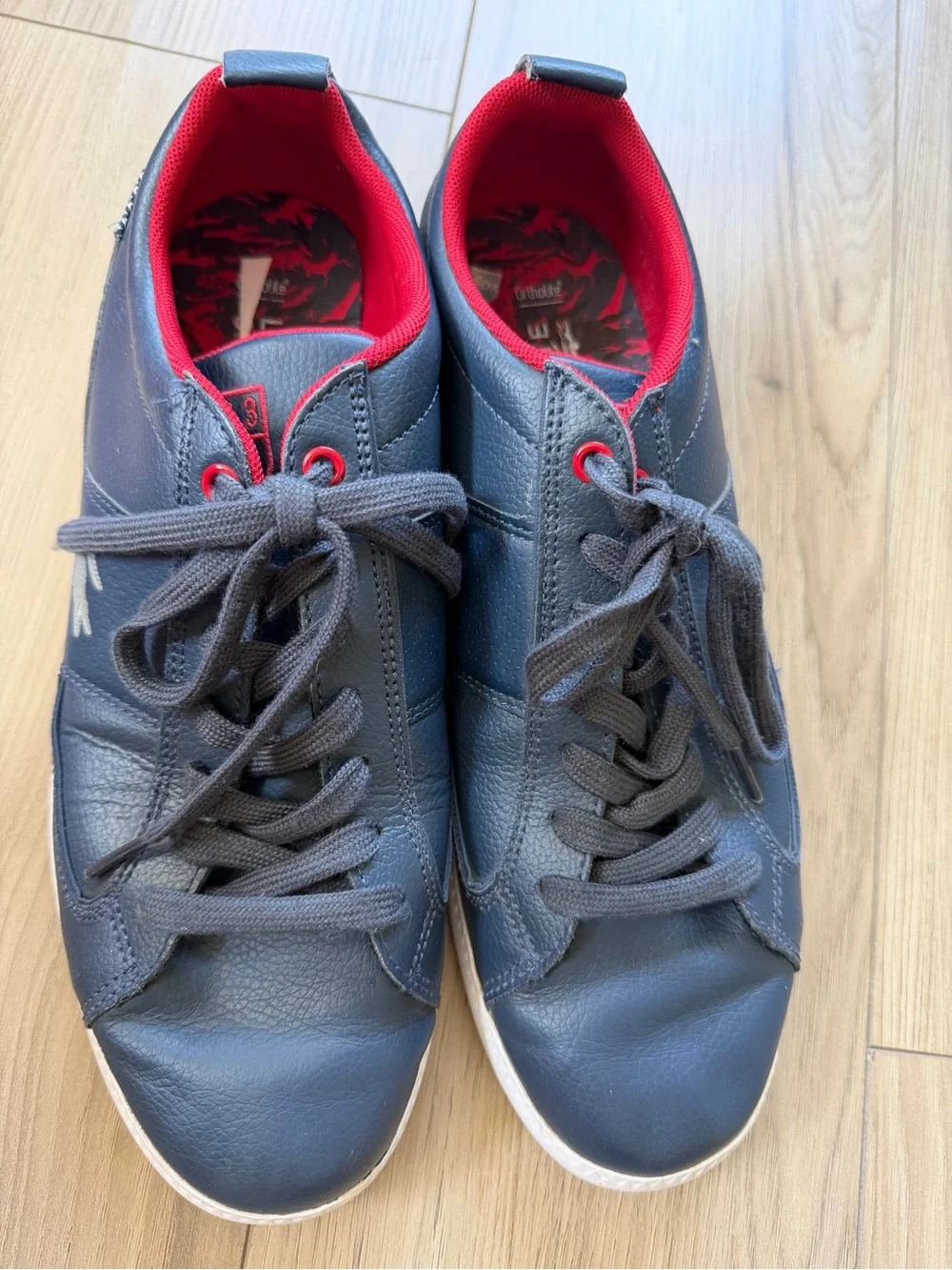 Lacoste Observe Sport Men's Navy Leather Sneaker with Red Accent Sz 8